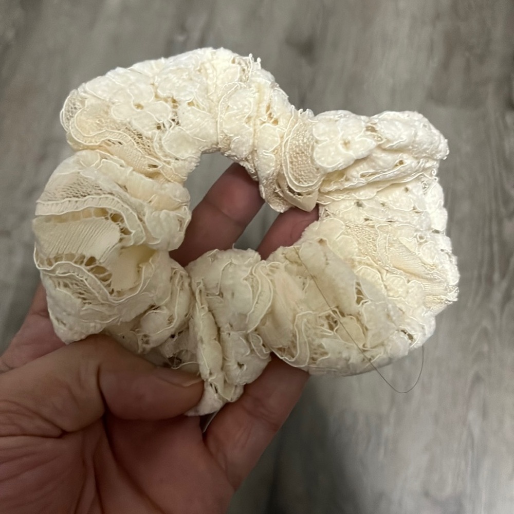 FREE with Purchase - White lace scrunchie